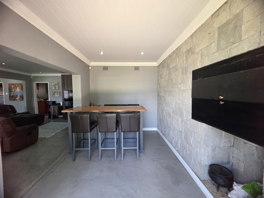 To Let 6 Bedroom Property for Rent in Riebeeckstad Free State